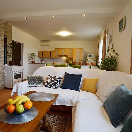 Matea Apartment *